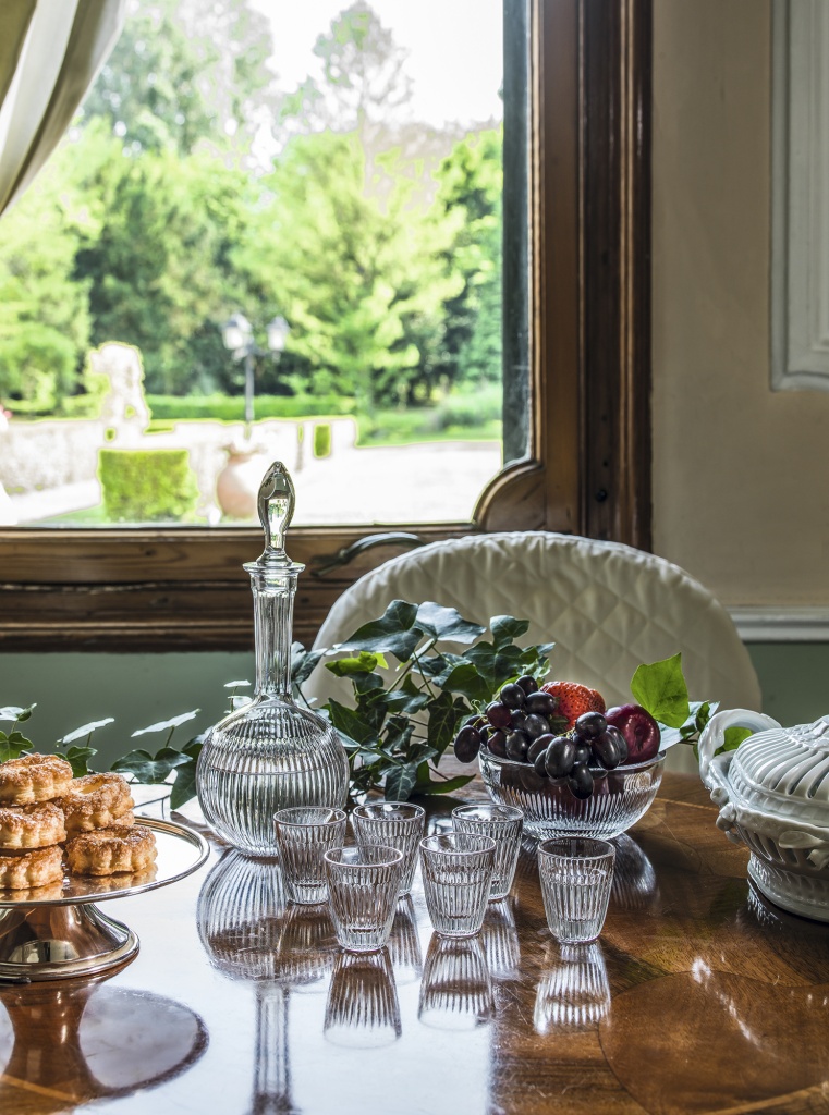 Чистые пруды, Avdeev Crystal.jpg